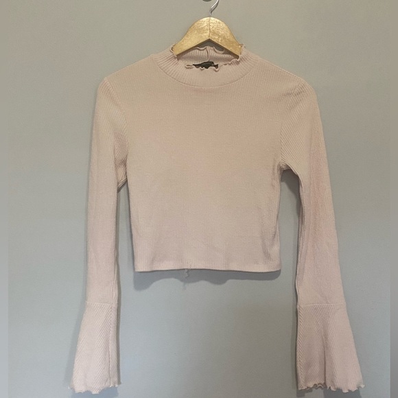 Forever 21 Tops - Forever 21 Cream Long Bell Sleeved Crop Top Size Medium